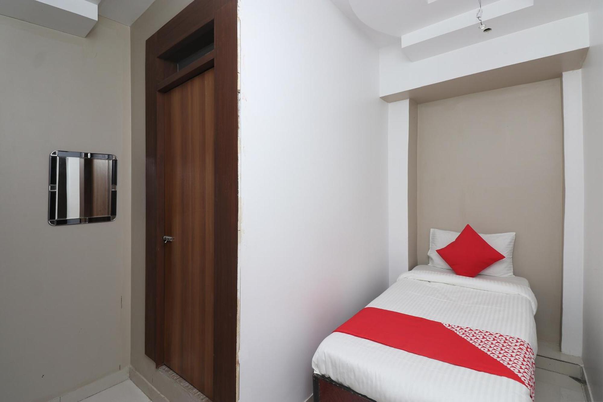 Hotel O Swastik Resort Colonelganj ภายนอก รูปภาพ