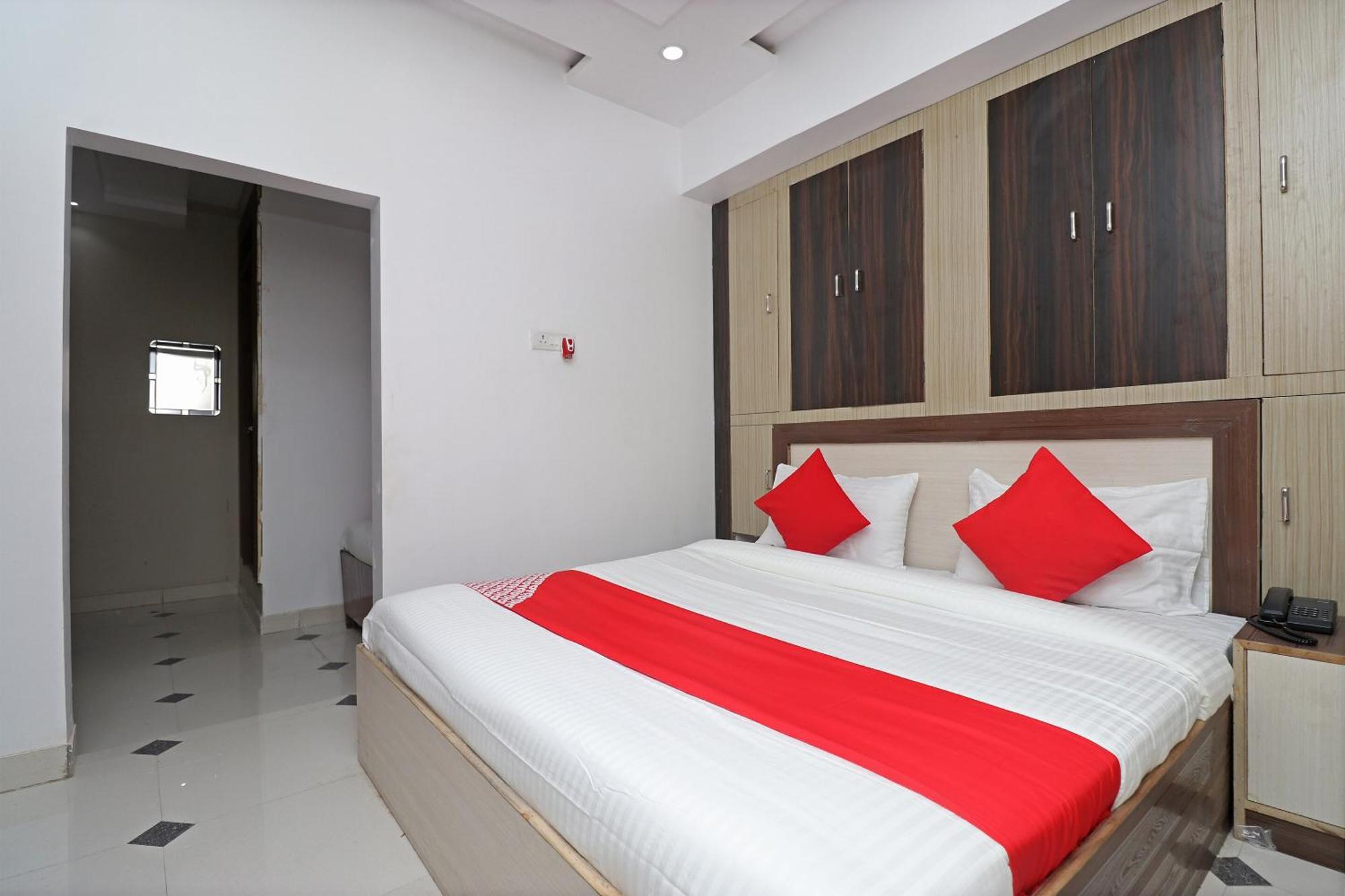 Hotel O Swastik Resort Colonelganj ภายนอก รูปภาพ