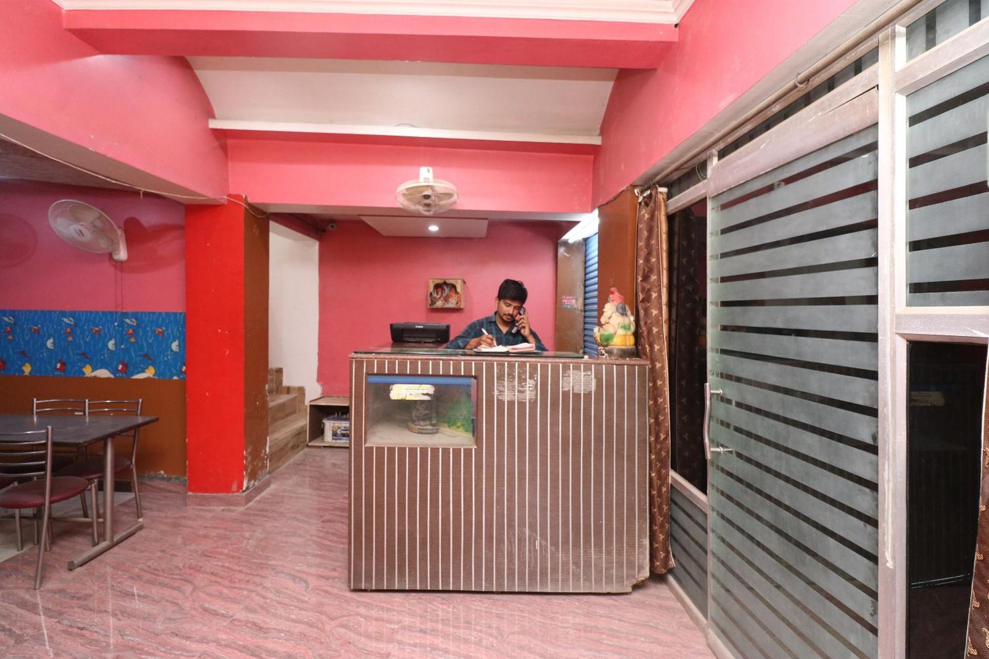 Hotel O Swastik Resort Colonelganj ภายนอก รูปภาพ
